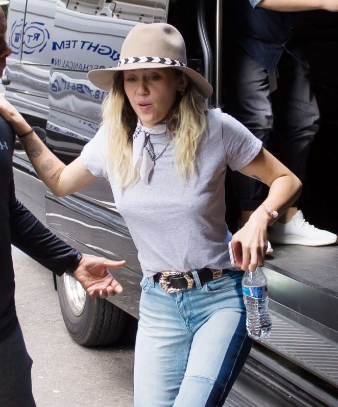 Miley Cyrus in Jeans Arriving in New York City